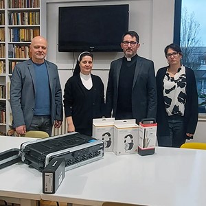 Hrvatski Caritas donirao digitalni logopedski set Kući „Bl. Alojzije Stepinac“ u Brezovici